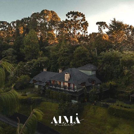 Alma Hotel กังโปสดูจอร์เดา ภายนอก รูปภาพ