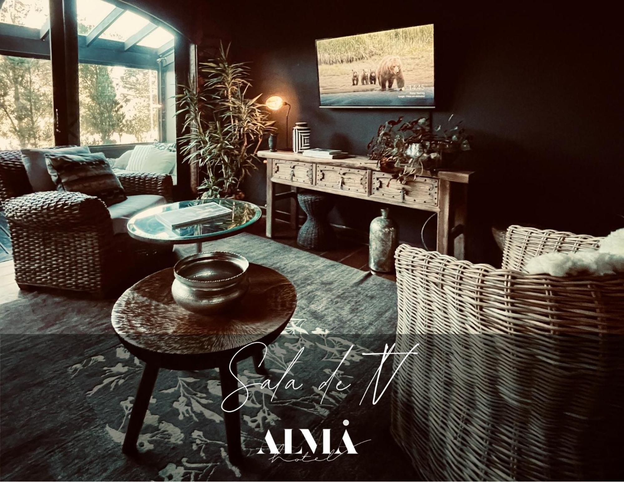 Alma Hotel กังโปสดูจอร์เดา ภายนอก รูปภาพ