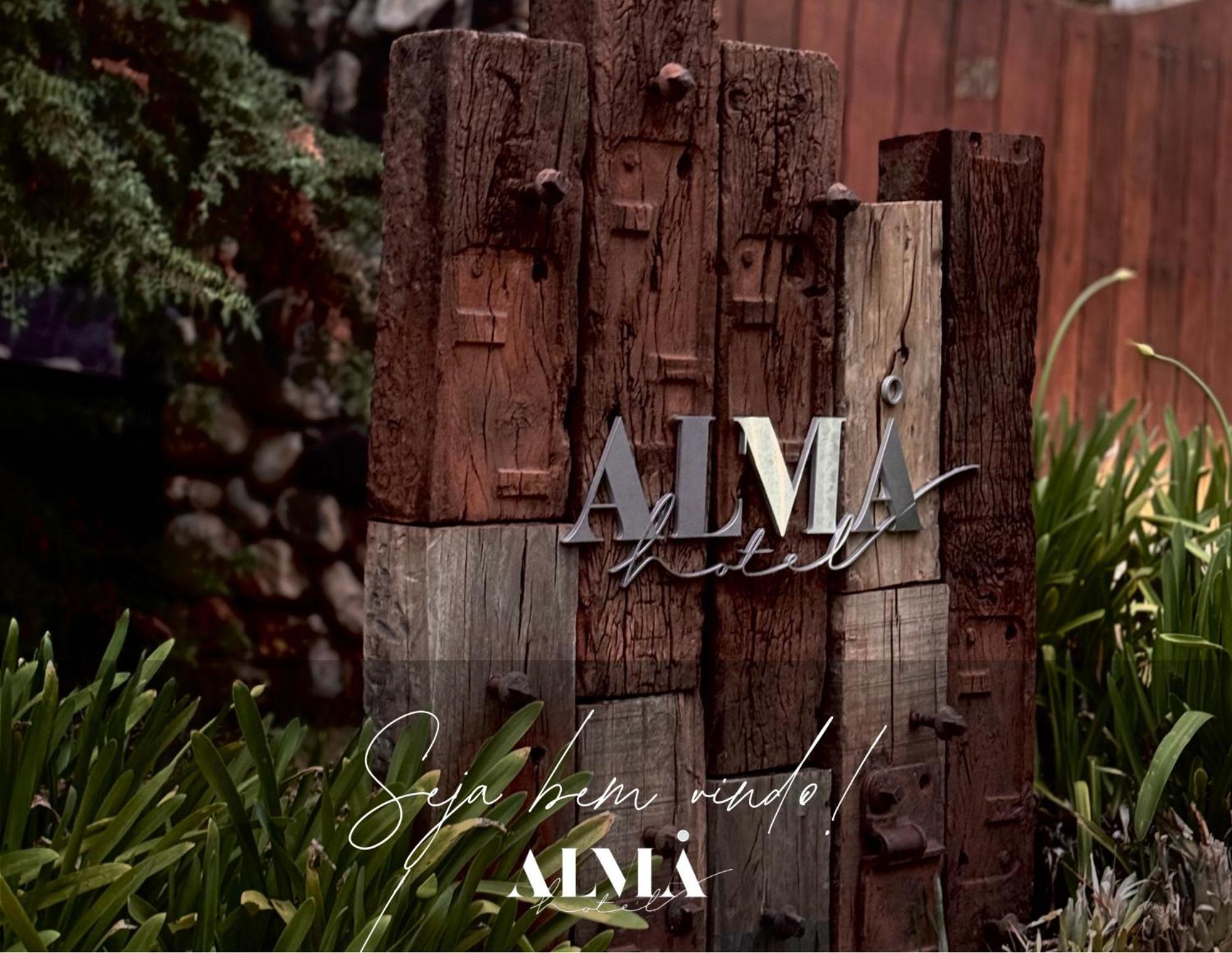 Alma Hotel กังโปสดูจอร์เดา ภายนอก รูปภาพ
